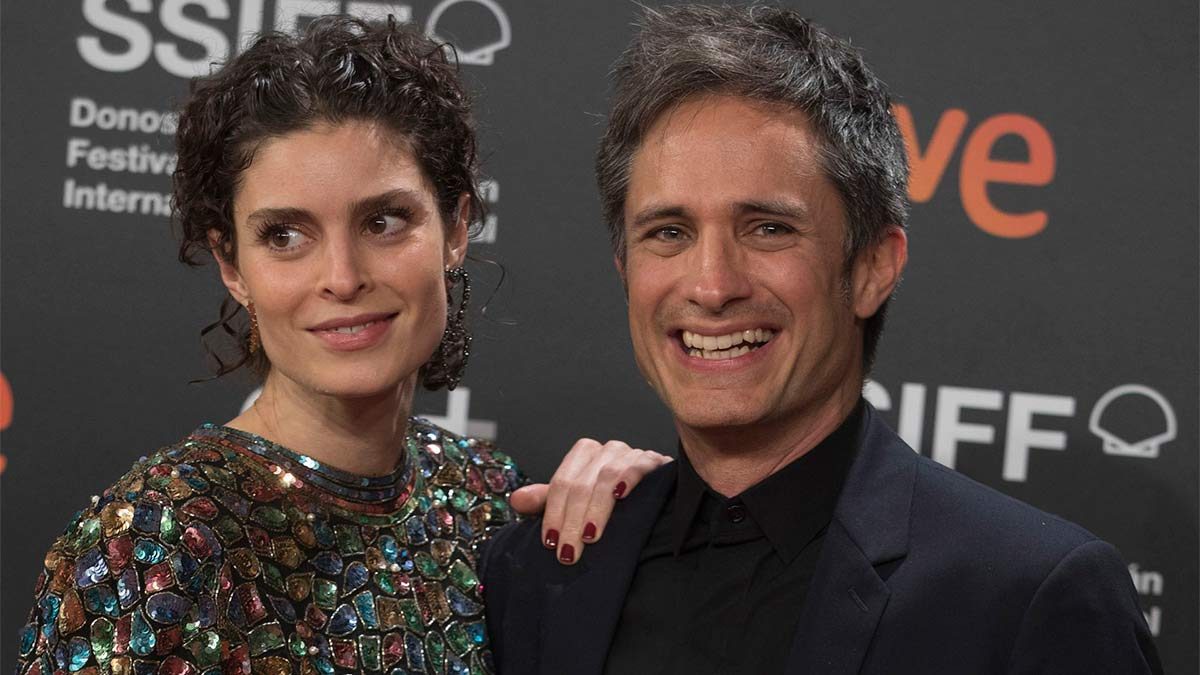 Con motivo del 10 de mayo, Gael García Bernal comparte primeras fotos de su hija con Fernanda Aragonés