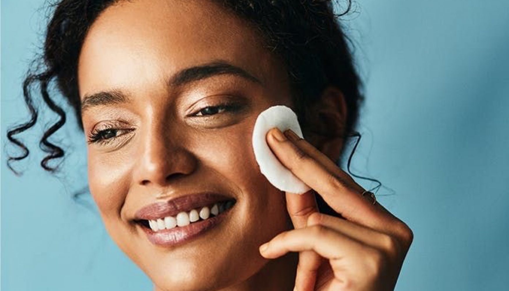Regina’s Picks: agua micelar, bálsamo desmaquillante, serum hidratante y más