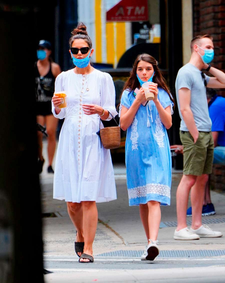Katie-Holmes-Suri-Cruise-vestido
