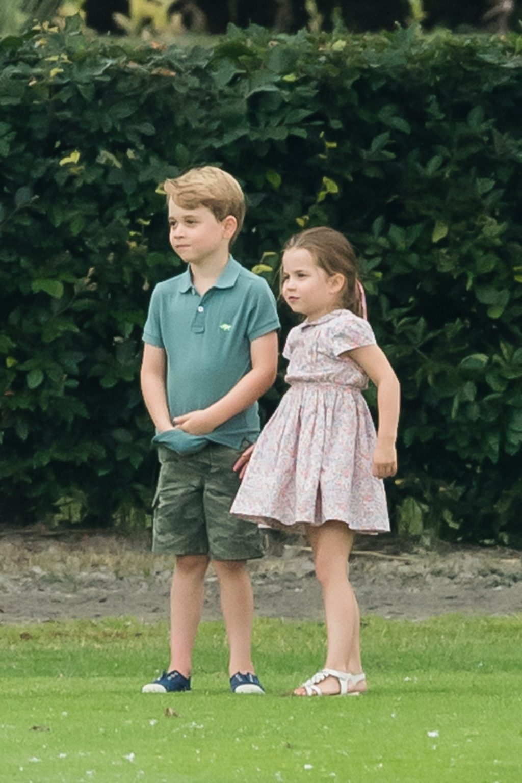 Princípe George y su hermana la princesa Charlotte
