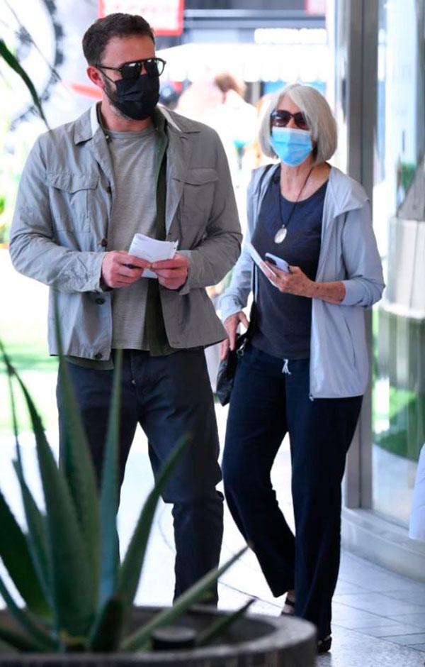 Ben-Affleck-y-su-mamá
