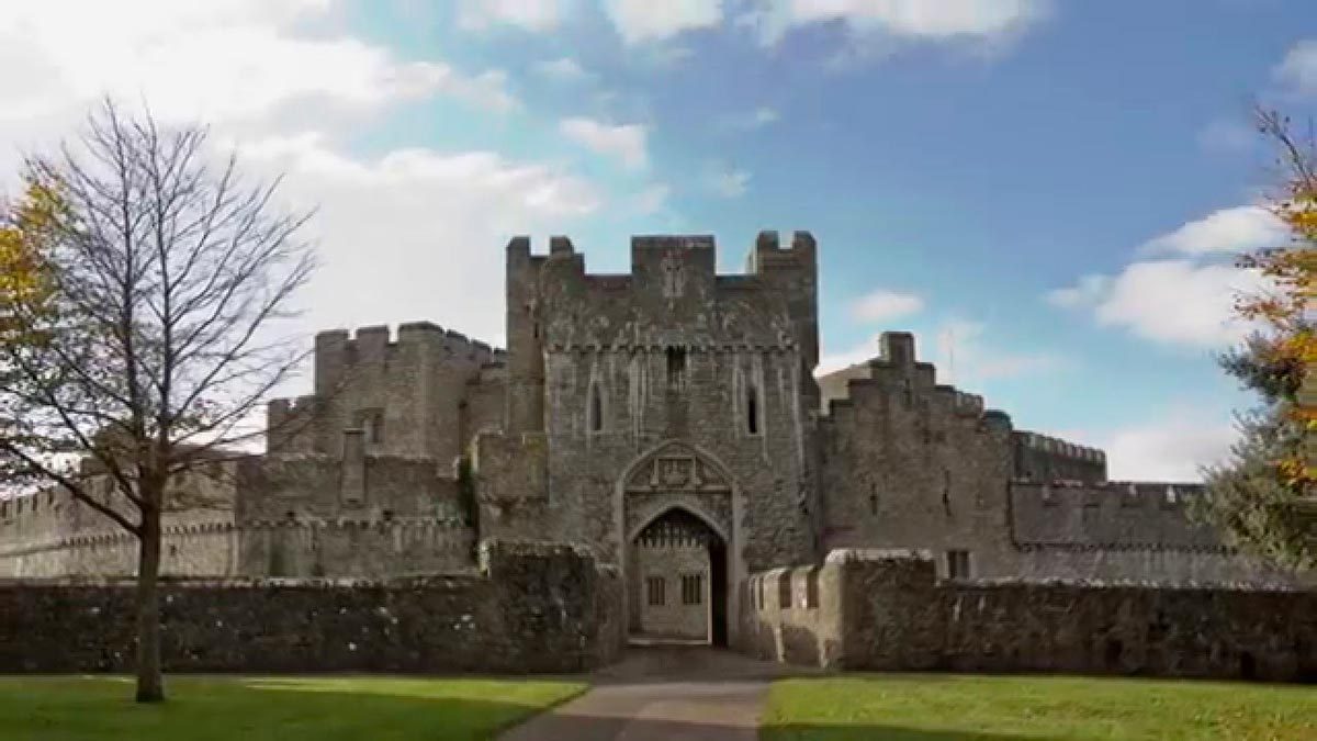 Castillo-st-donats-exterior