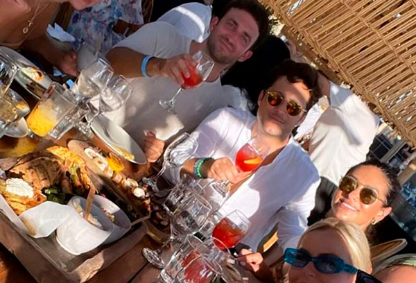 Diego-Boneta-Renata-Notni-Grecia