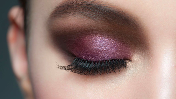 El párpado móvil debe llevar el color principal del maquillaje