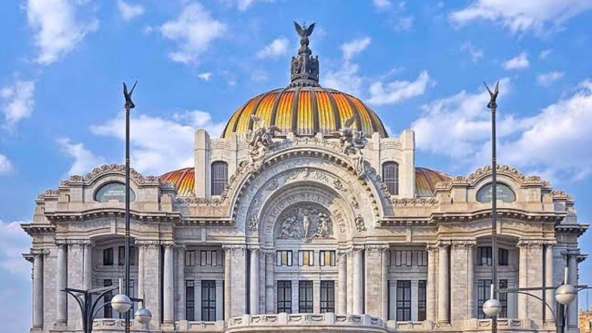 Dos mujeres mexicanas debutarán en Bellas Artes