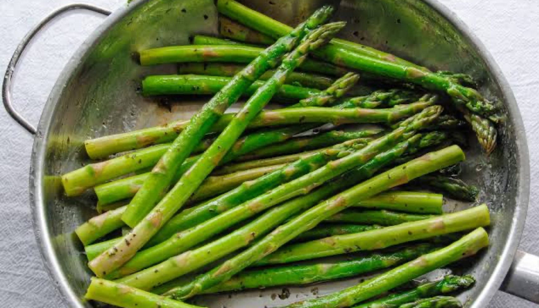 Receta saludable de Nathaly Marcus: ensalada de espárragos