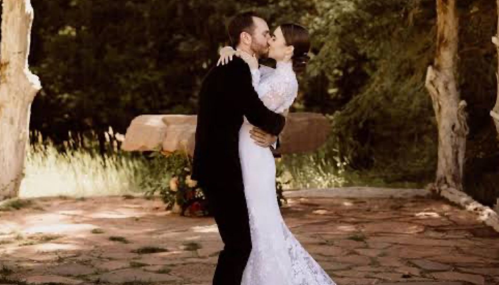 Lily Collins se casa con Charlie McDowell: “Oficialmente nos convertimos en nuestro para siempre”