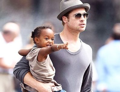 Brad con su hija Zahara