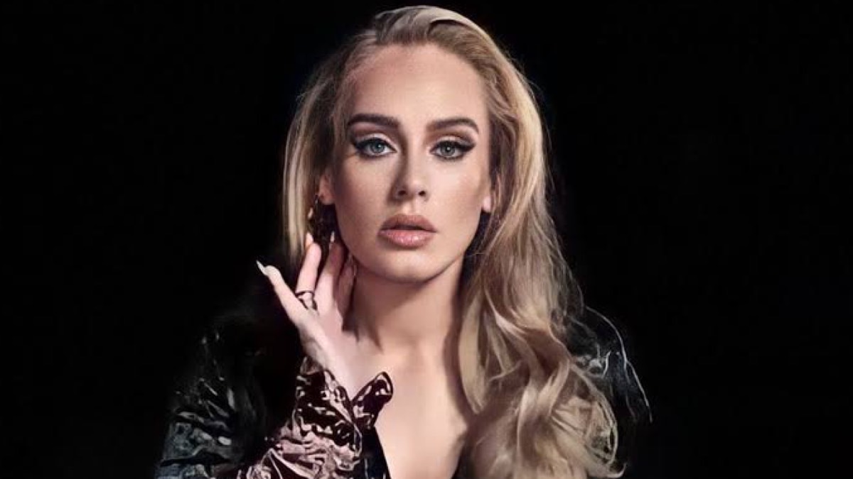 Adele revela cuál es su delineador de ojos favorito