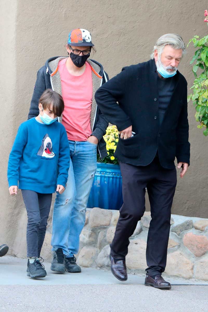 Alec Baldwin, Matthew Hutchins