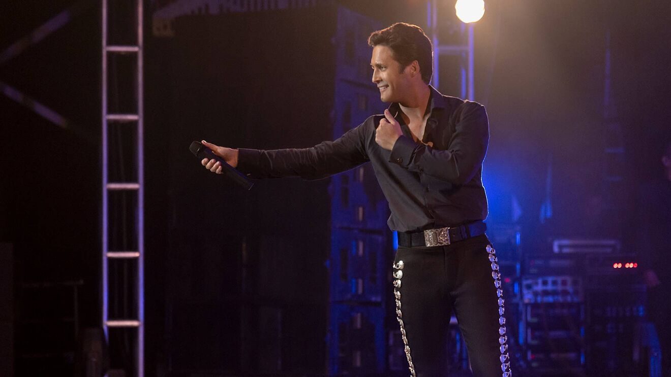 Diego Boneta como Luis Miguel