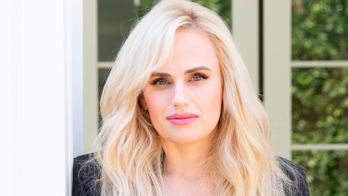 Rebel Wilson presume cuerpazo por playas mexicanas