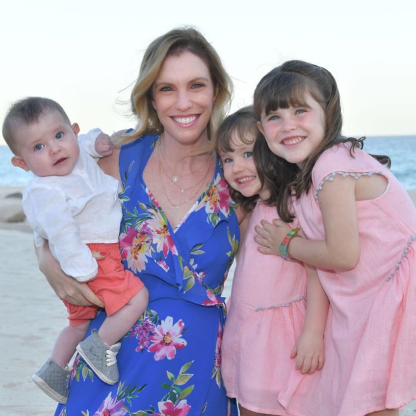 Ninfa Salinas Sada con sus hijos