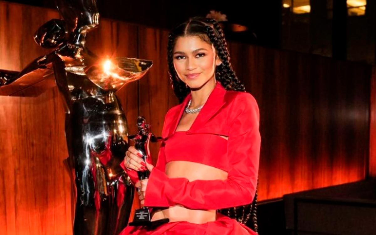 Zendaya-icon-awards