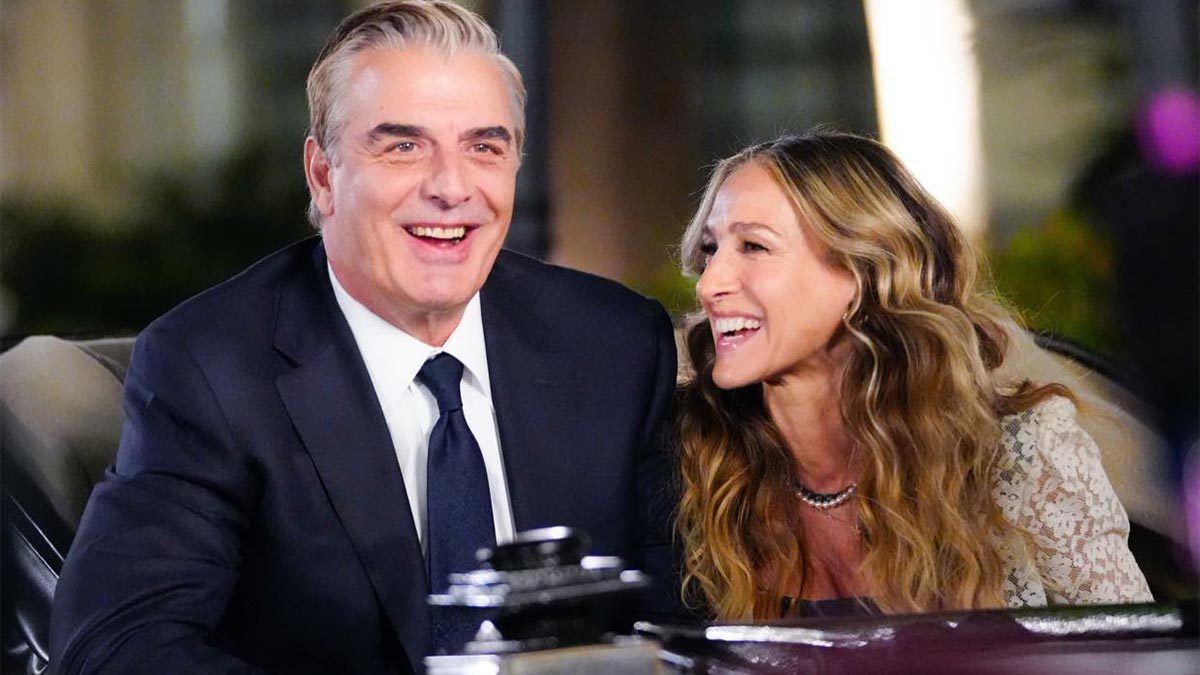 Chris Noth y Sarah Jessica Parker en una escena de And Just Like That