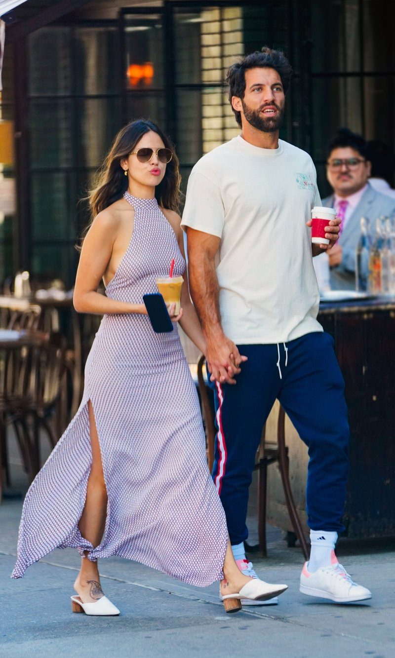 La ahora ex pareja paseando por las calles de Los Ángeles.