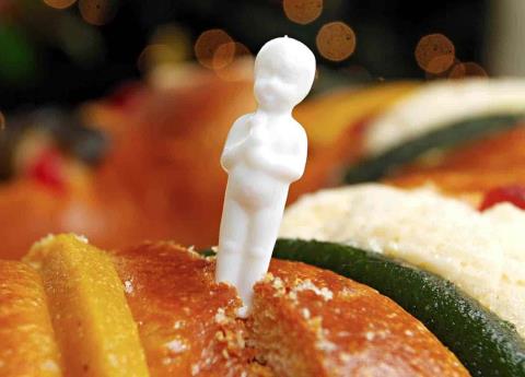 Niño Dios en la rosca de Reyes