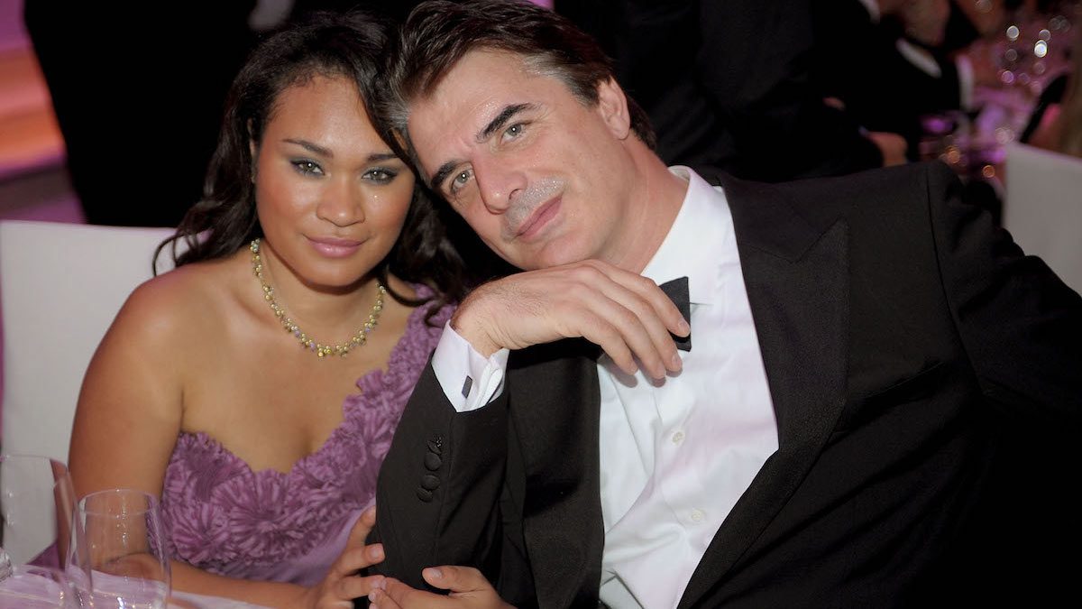 Tara Wilson, esposa de Chris Noth, reaparece sin anillo de casada tras escándalo del actor
