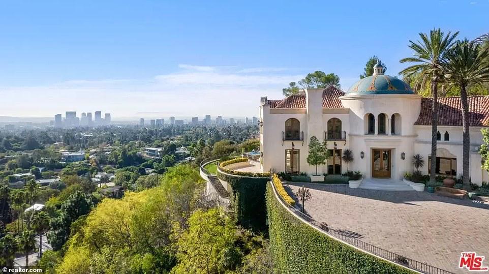 La recepción se llevó a cabo en la mansión del creador de Full House