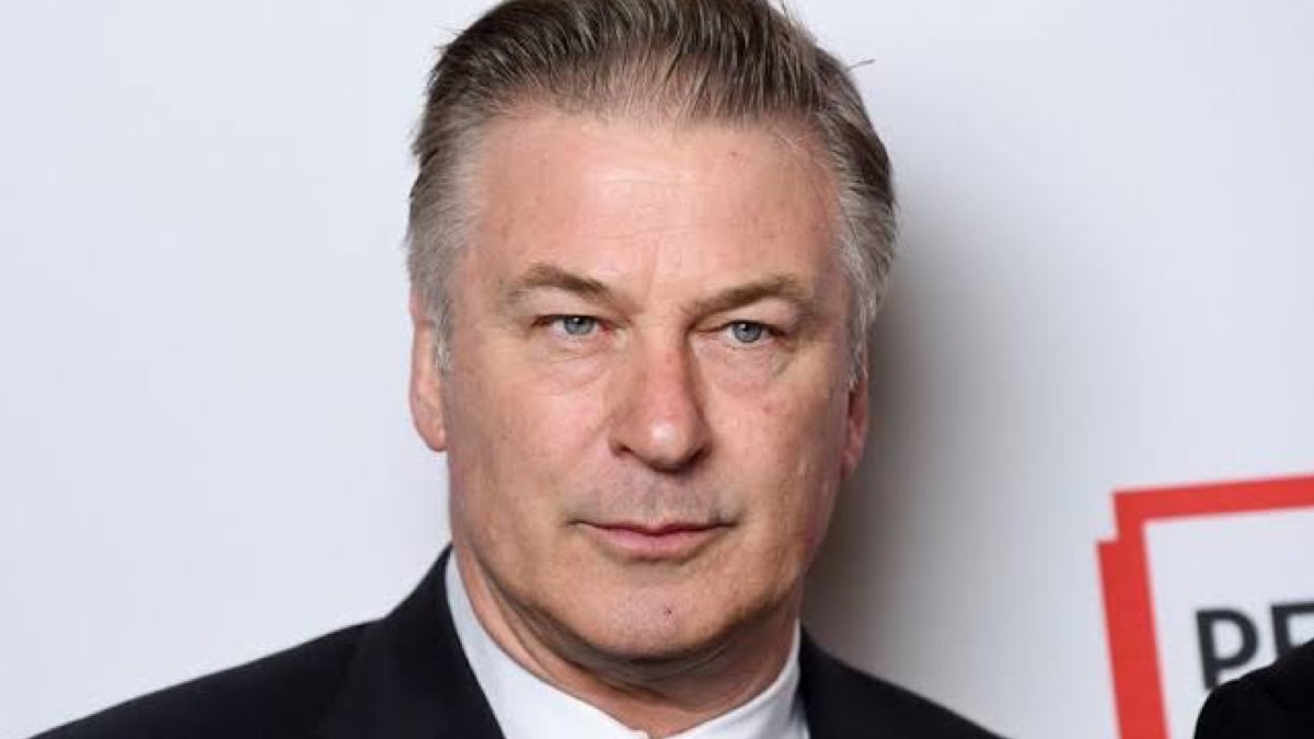 Nueva prueba en el caso de Alec Baldwin podría indicar que él no jaló el gatillo