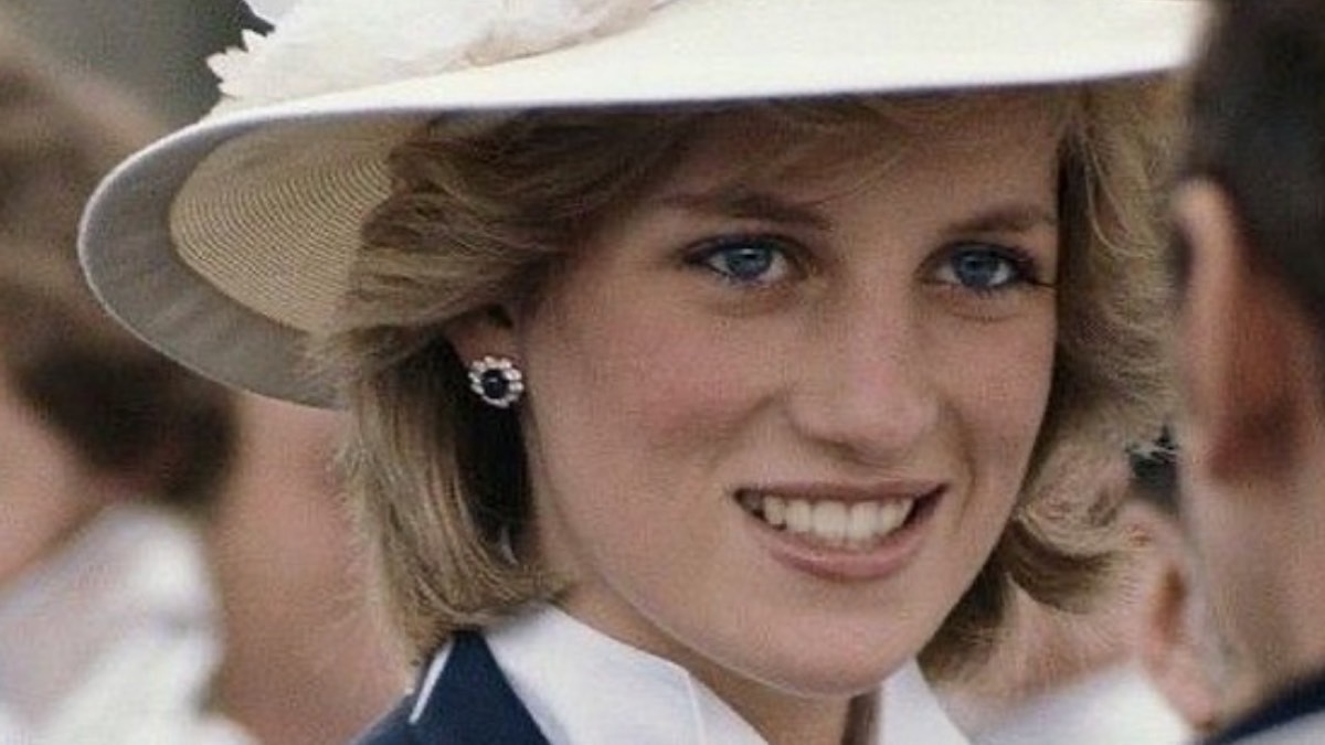 La historia detrás del icónico vestido que Lady Di llevó a Cannes en 1987