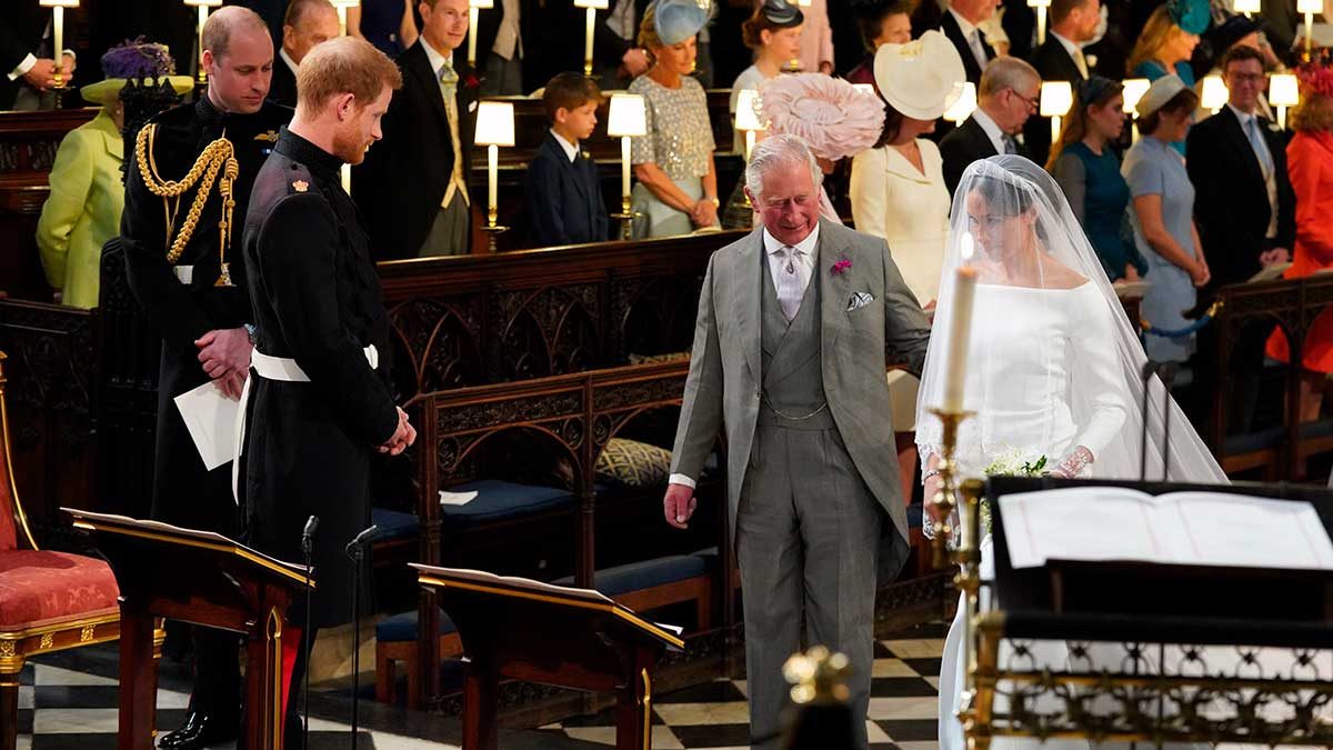 En su primer discurso como rey, Carlos III mencionó a Harry y Meghan como parte de su familia. 