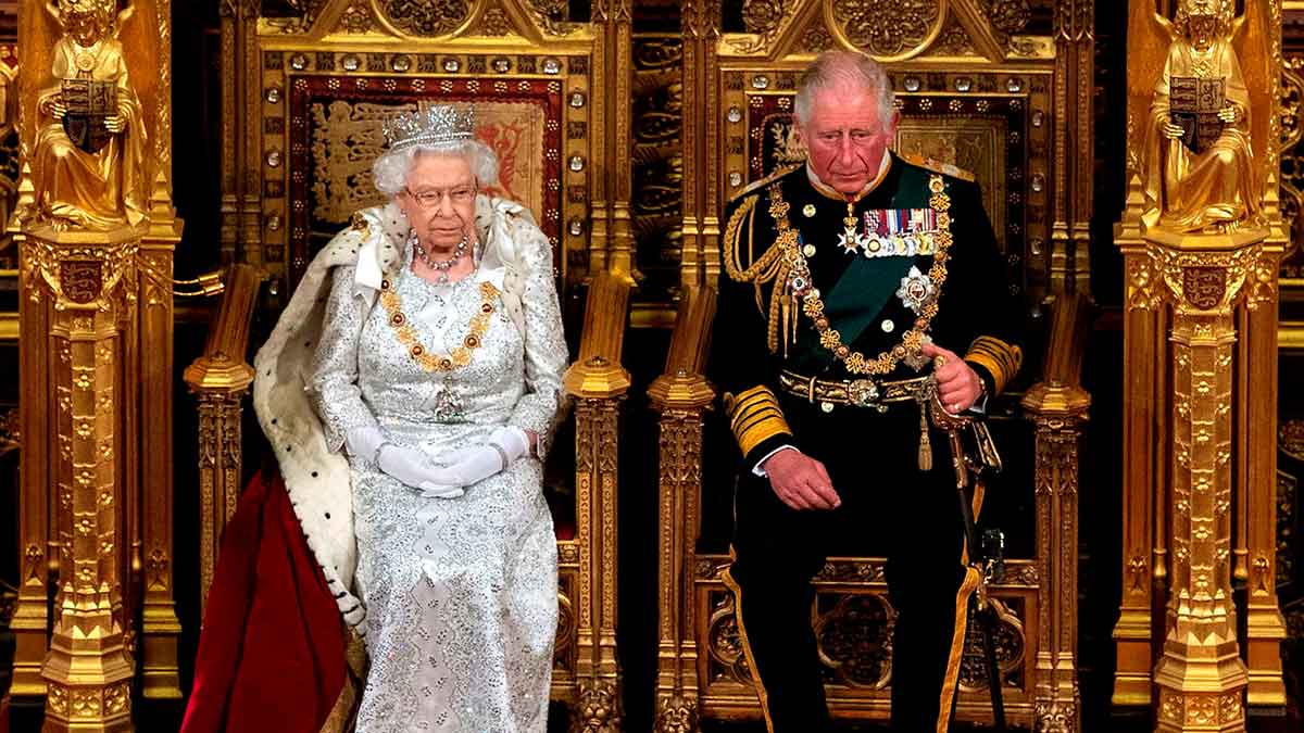 La gran fortuna del rey Carlos III ya superó (por mucho) a la de Isabel II, ¿cómo lo logró?