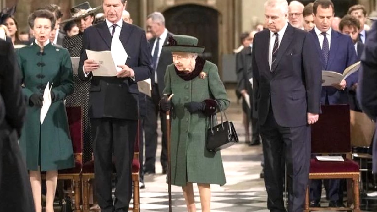 La razón del porqué Isabel II eligió al príncipe Andrés como su acompañante en homenaje al príncipe Felipe