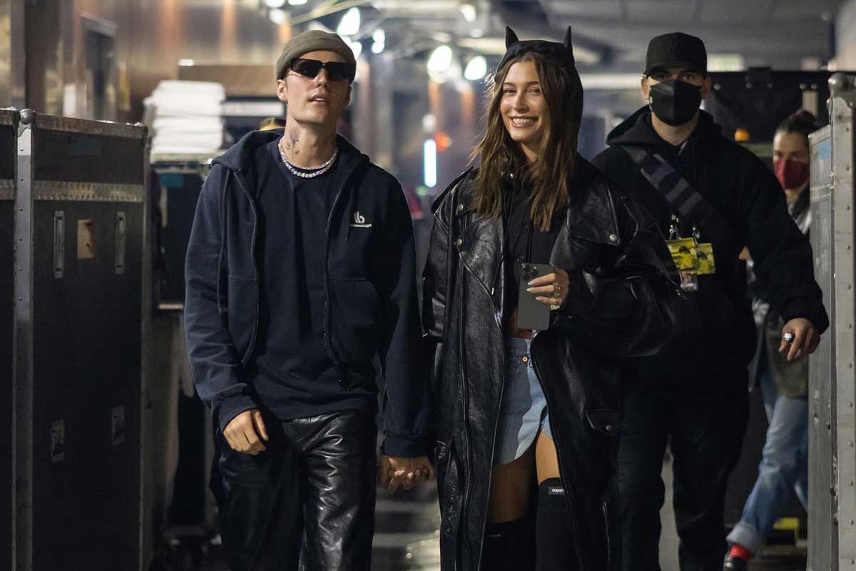 Justin Bieber rompe el silencio, en pleno concierto, sobre el ictus de su esposa Hailey