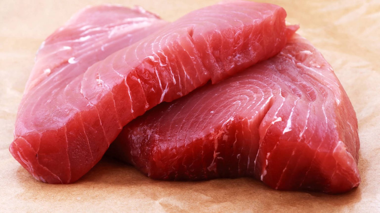 Filete de atún fresco