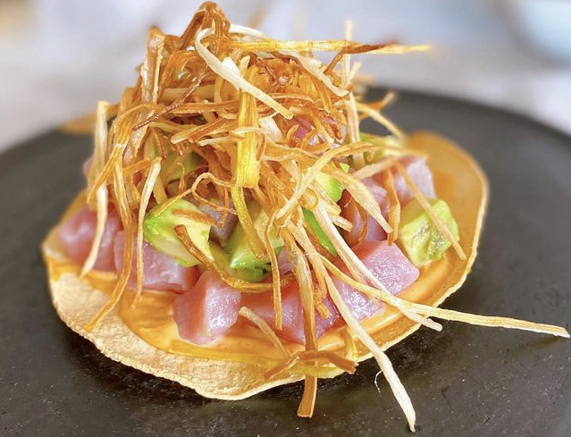 tostadas de atún estilo contramar