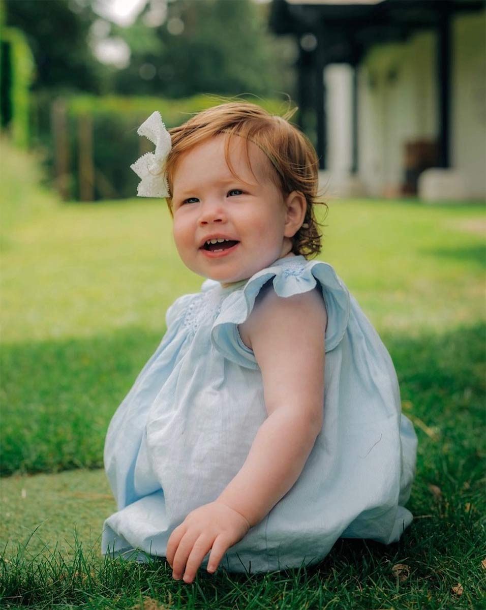 La primera foto oficial de Lilibet, hija de Meghan Markle y el príncipe Harry  publicada en junio 2022.