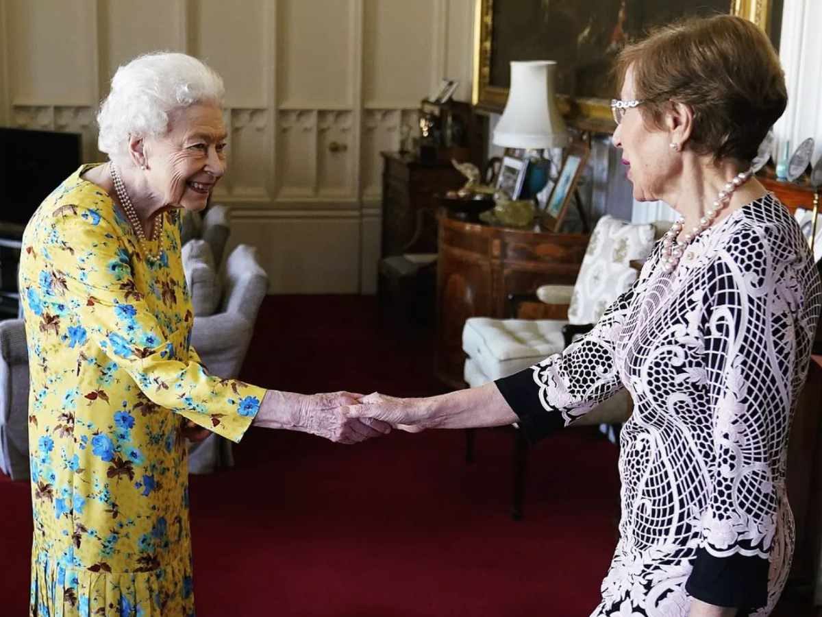 Reina Isabel en su primera aparición tras festejos del Jubileo