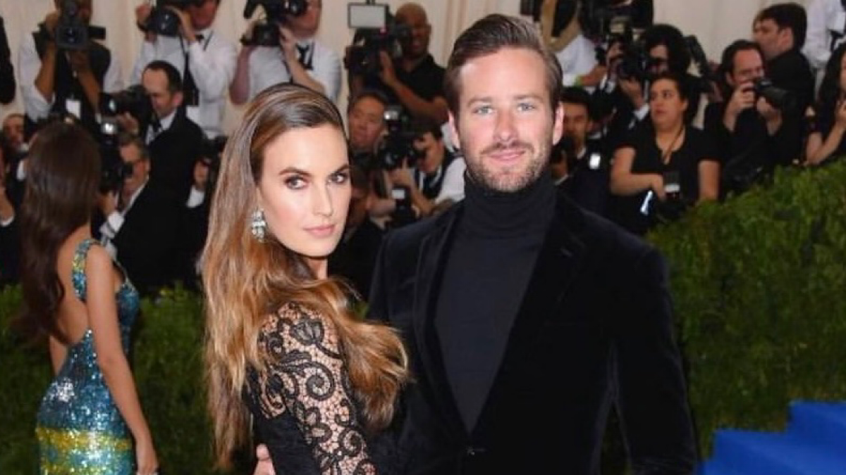Tras dos años, Armie Hammer está de regreso en Los Ángeles y con su ex Elizabeth Chambers