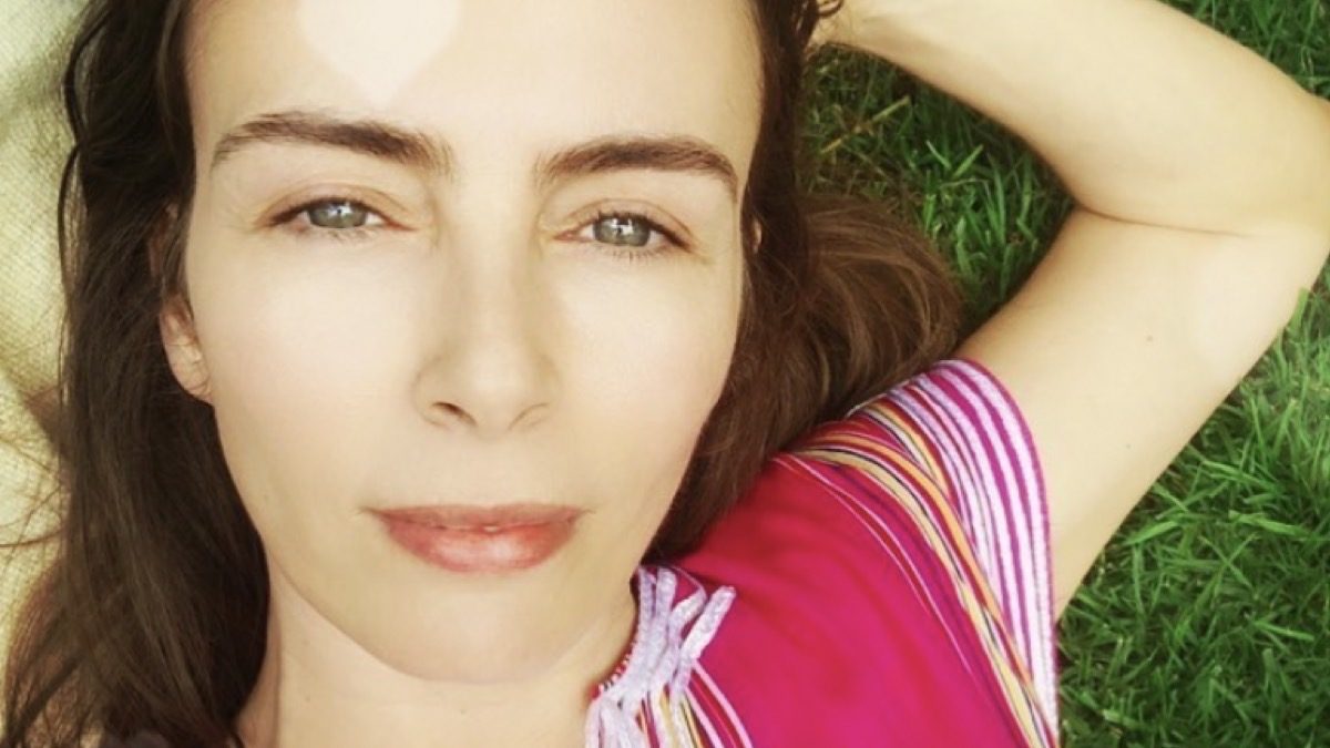 Sasha Sökol aprovechó de nueva cuenta el Día Internacional de la Mujer para enviar un mensaje a las víctimas que como ella, han sufrido algún tipo de abuso.