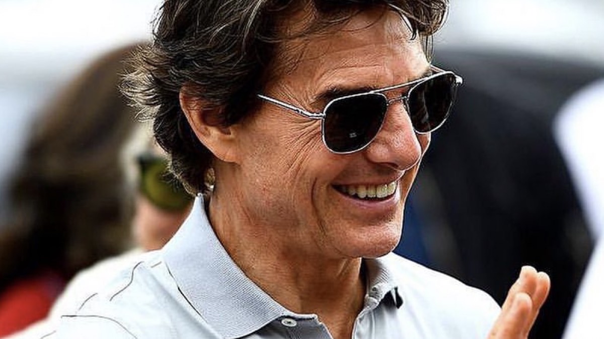 Tom Cruise celebró sus 60 años en el Premio de Gran Bretaña junto al papá de Checo Pérez