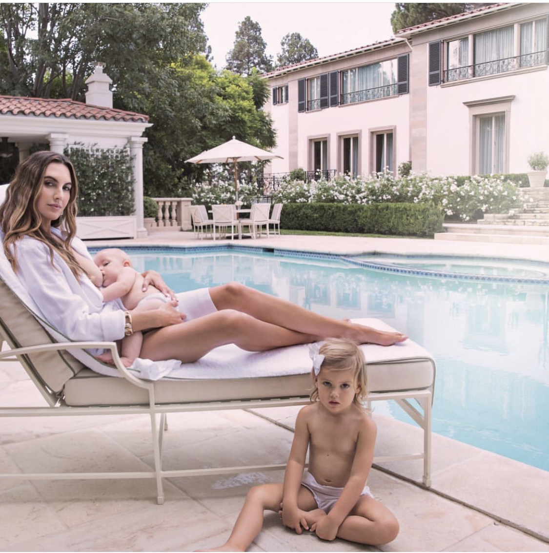 Elizabeth Chambers, ex esposa de Armie Hammer, regresó con él a Hollywood