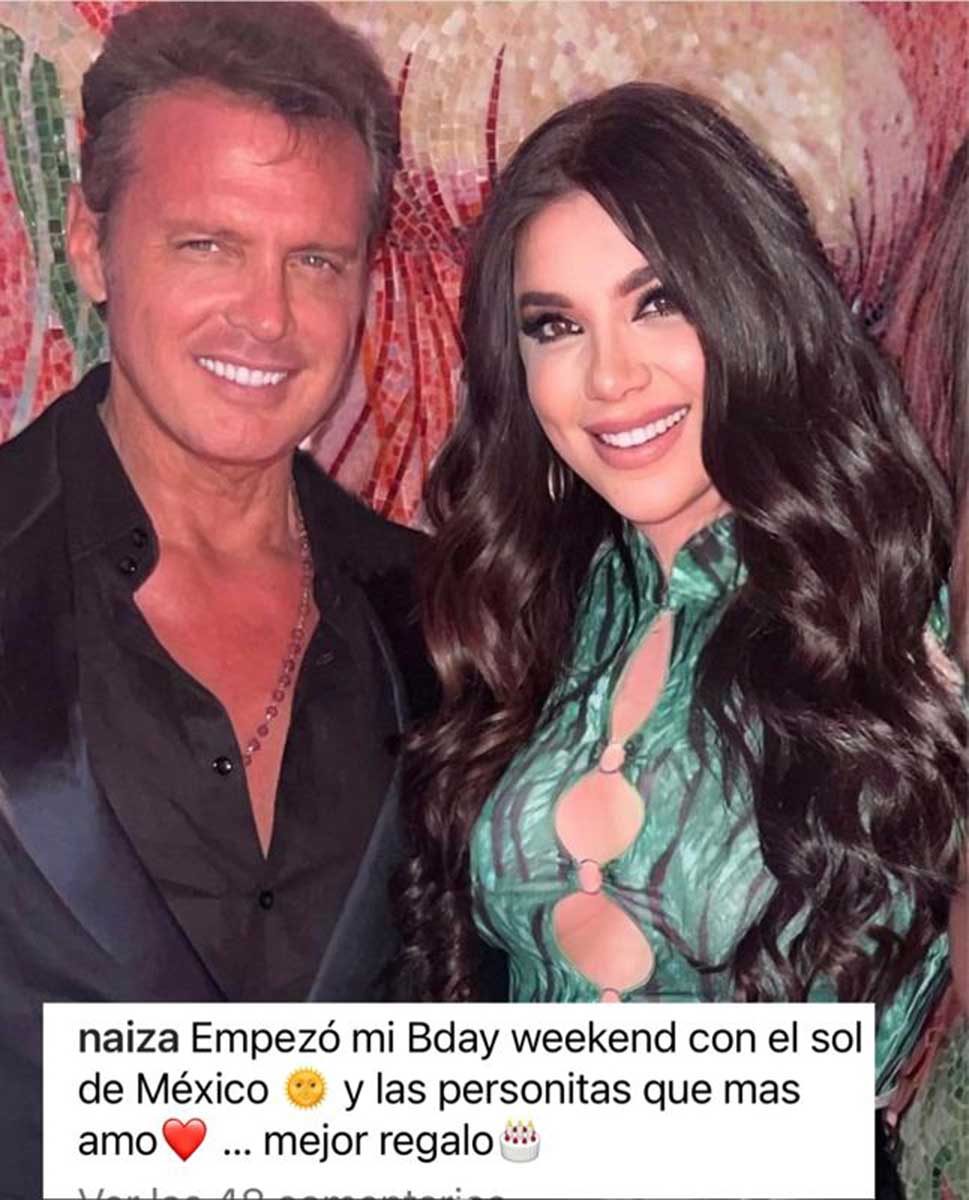 Luis Miguel posa con la cantante Naíza en restaurante Sexy Fish en Miami