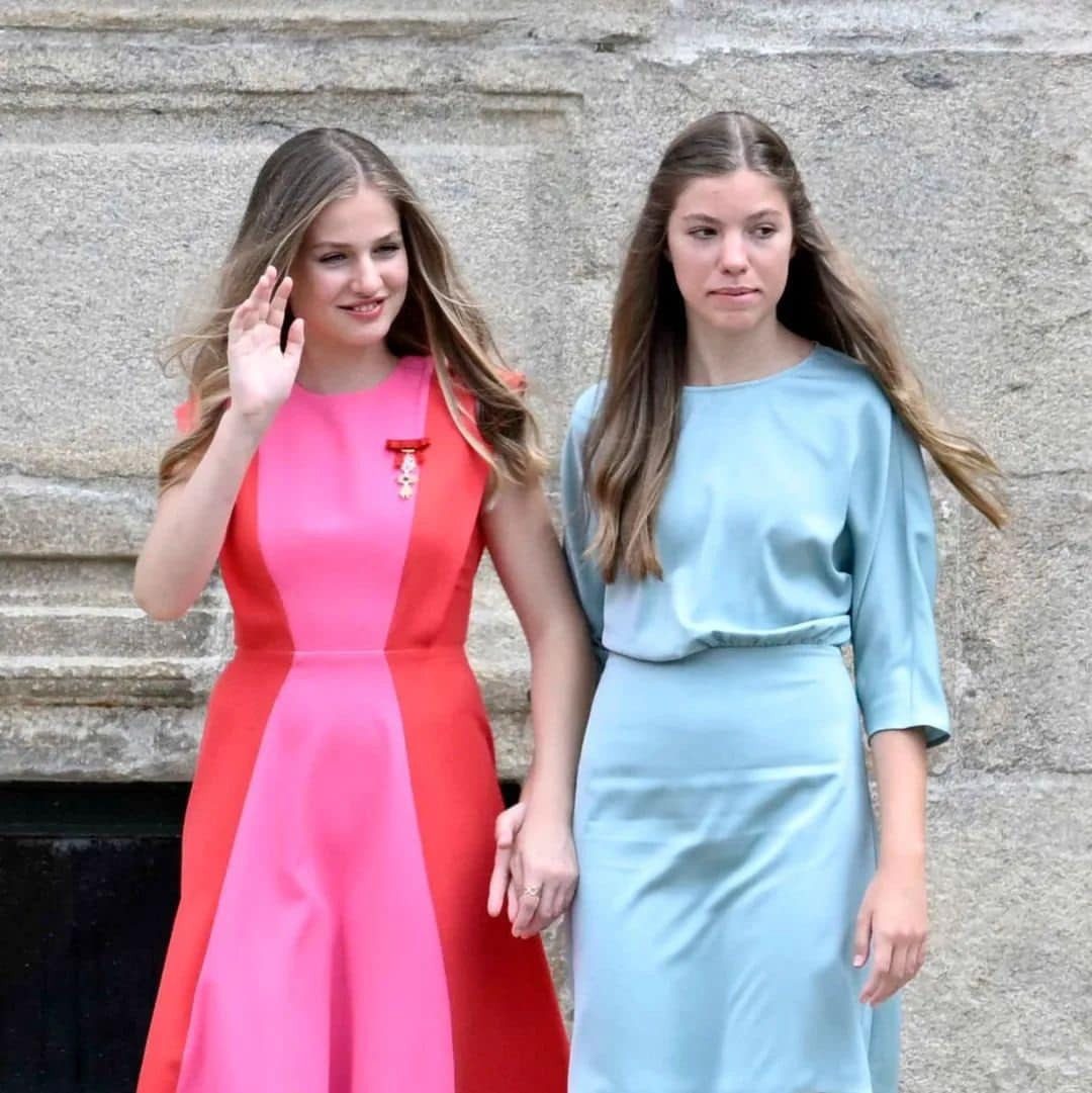 Princesa Leonor junto a su hermana Sofía de Borbón.