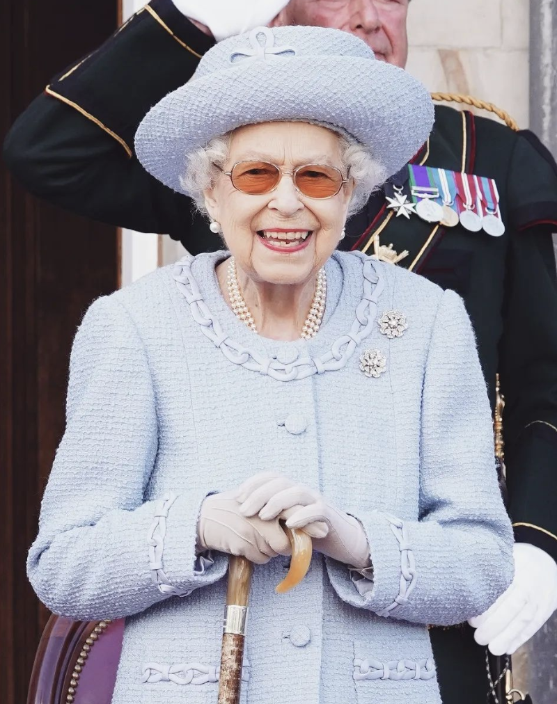 Reina Isabel II