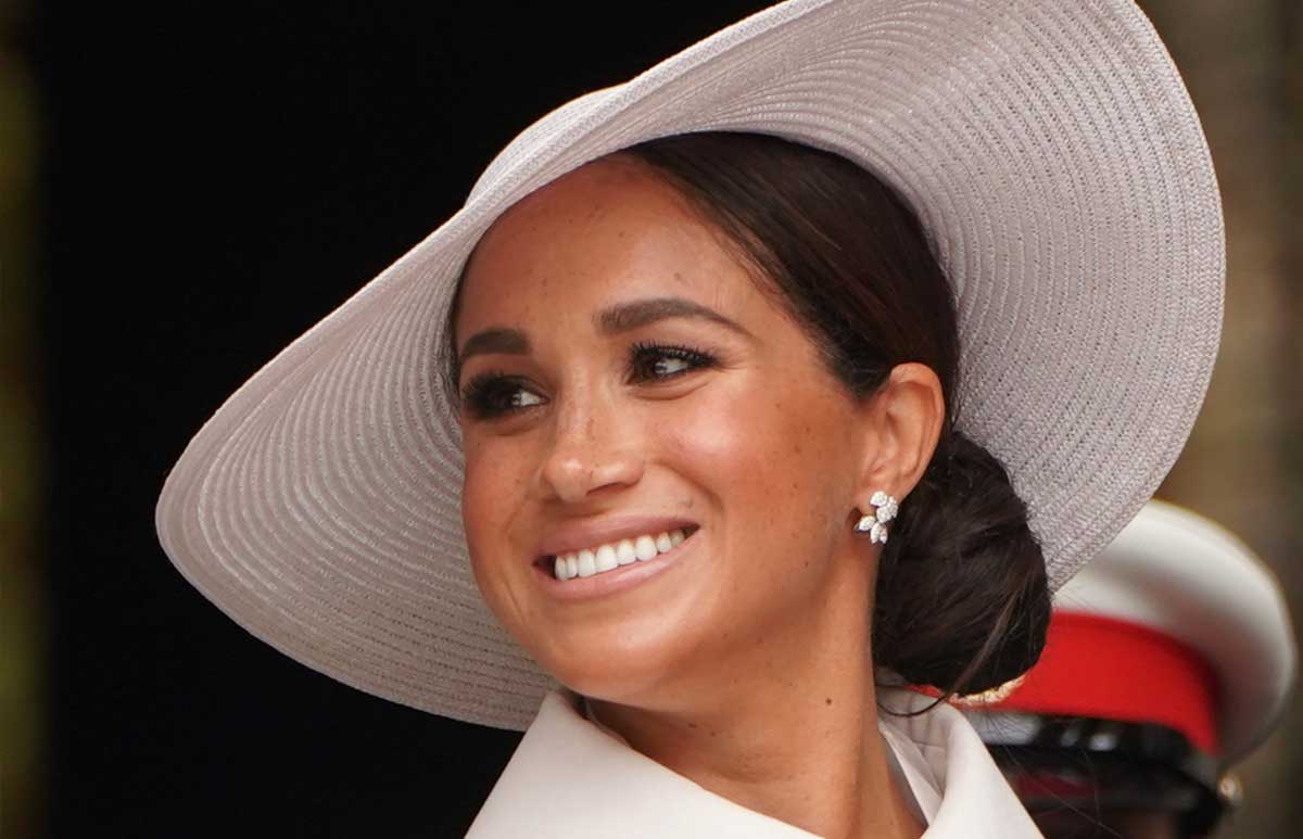 ¿Familia real mandó un doble mensaje a Meghan Markle en sus felicitaciones por su cumpleaños?