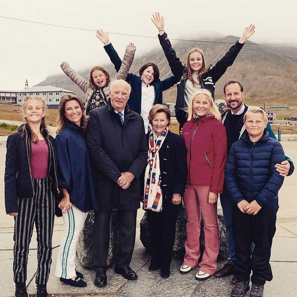La familia real de Noruega en pláticas para retirar el título de princesa a Marta Luisa.