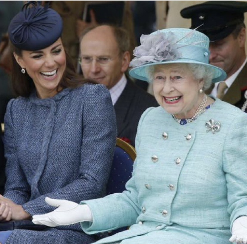 Kate Middleton podría haberle dicho a la reina Isabel sobre su embarazo.