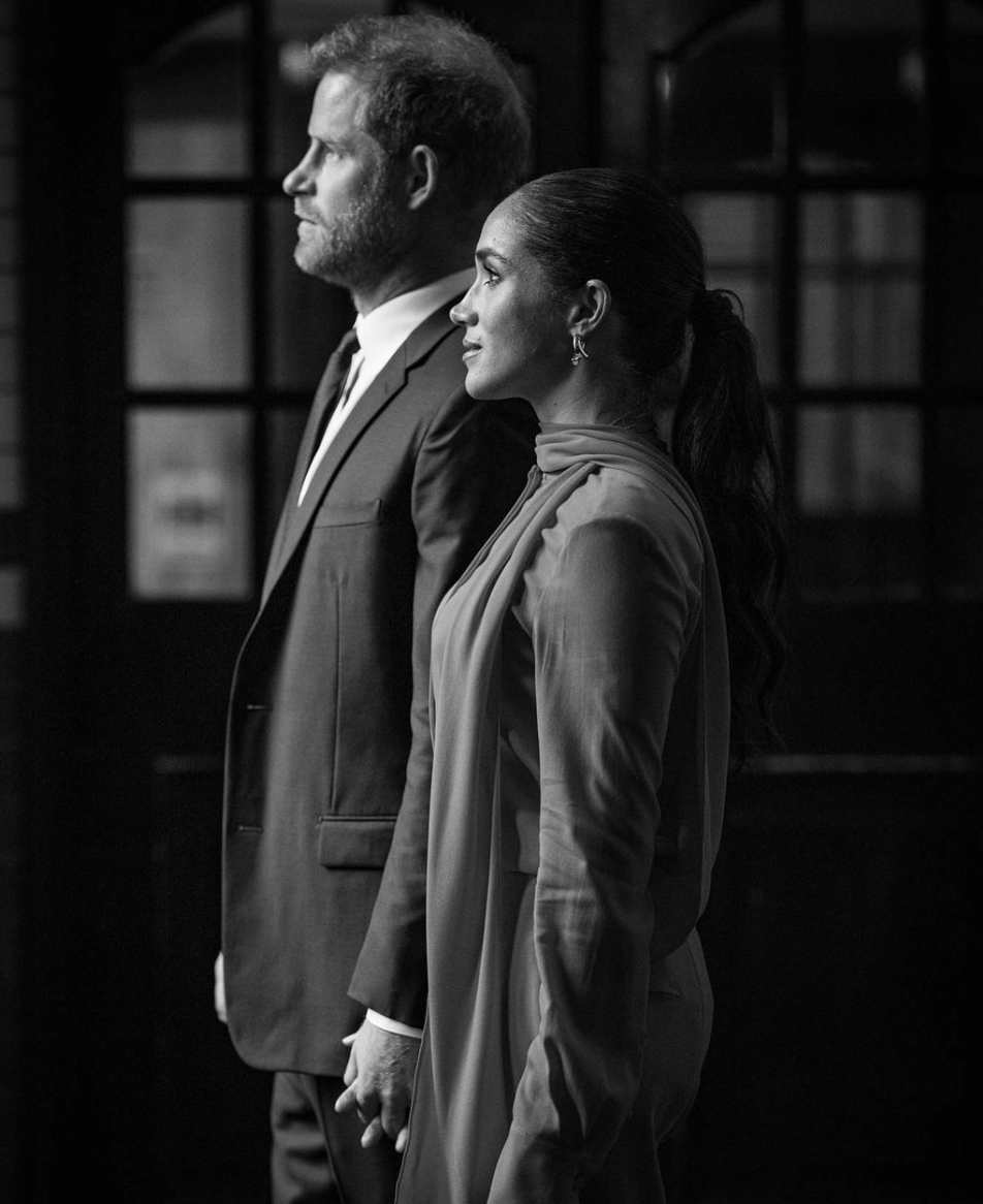 Foto oficial publicada por Meghan Markle y el príncipe Harry tras muerte de la reina Isabel II.