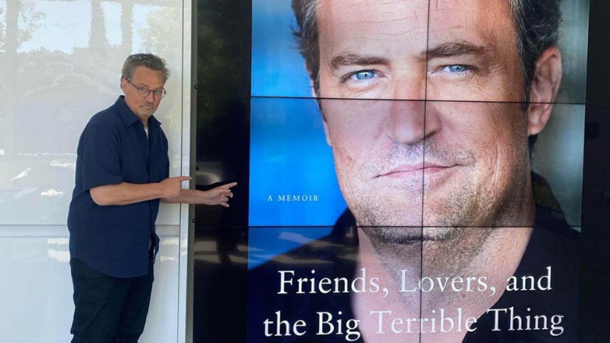 Matthew Perry presenta su libro de memorias 'Friends, Lovers and the Big Terrible Thing'