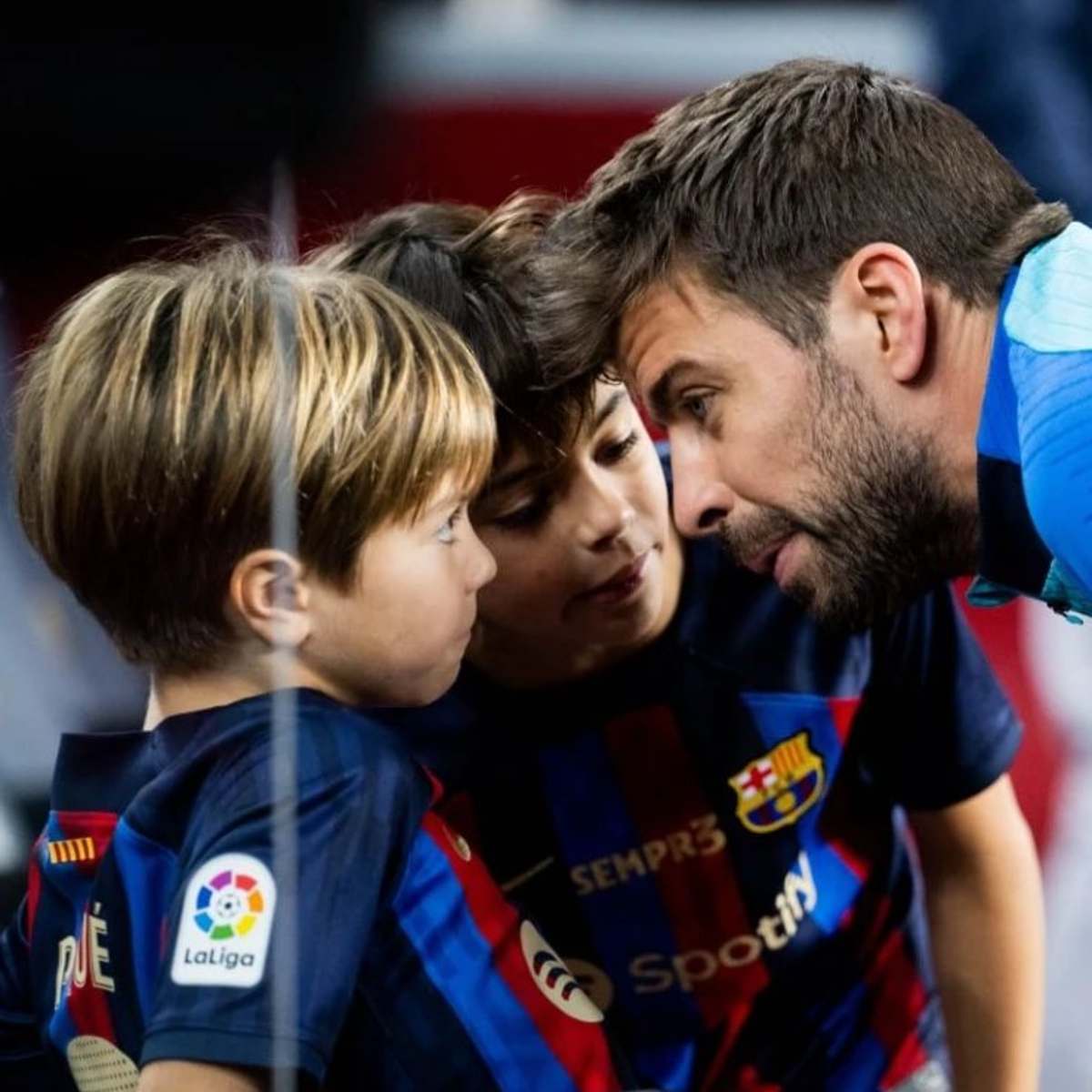 Piqué y sus hijos Sasha y Milan