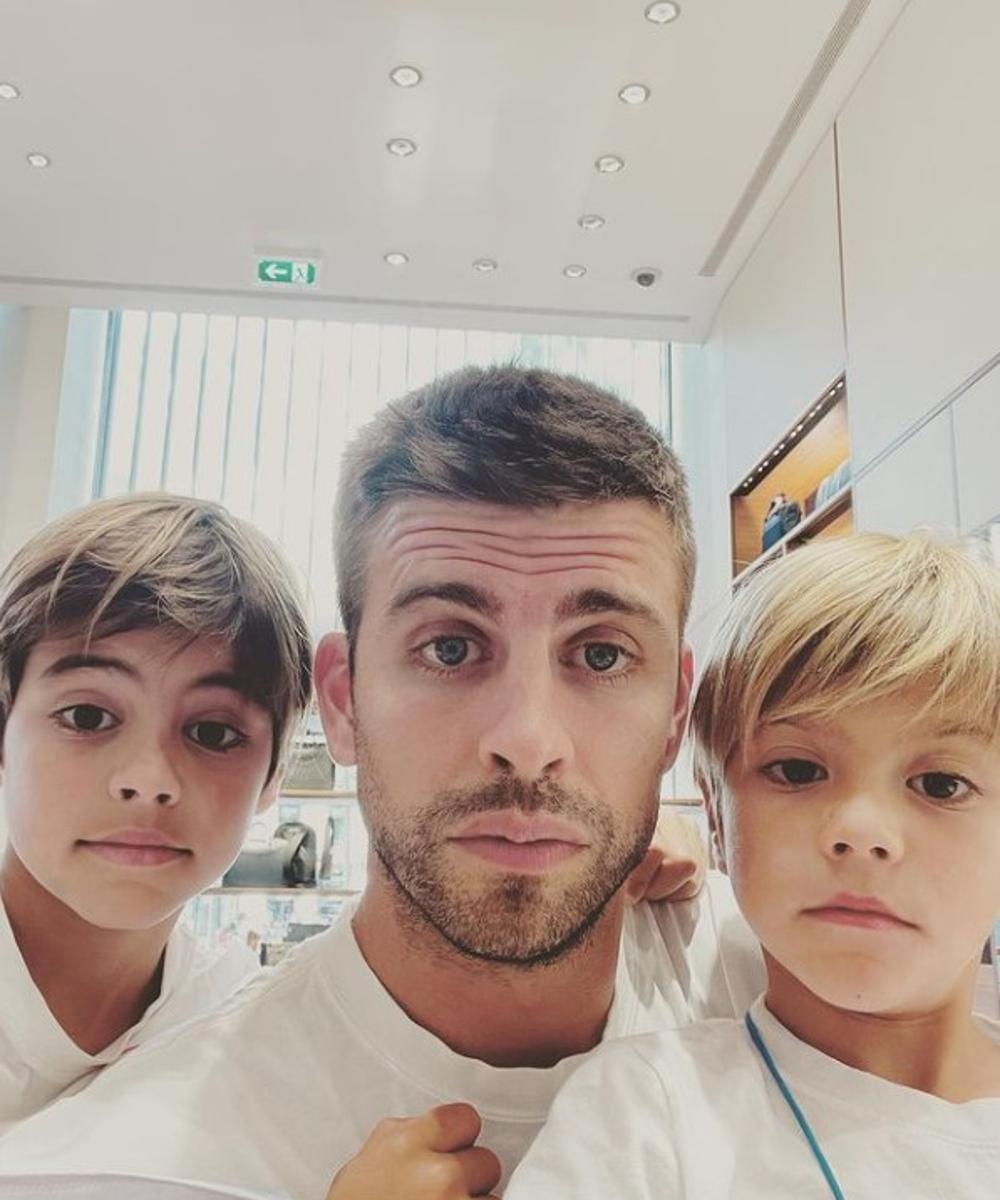 Gerard Piqué y sus hijos Milán y Sasha