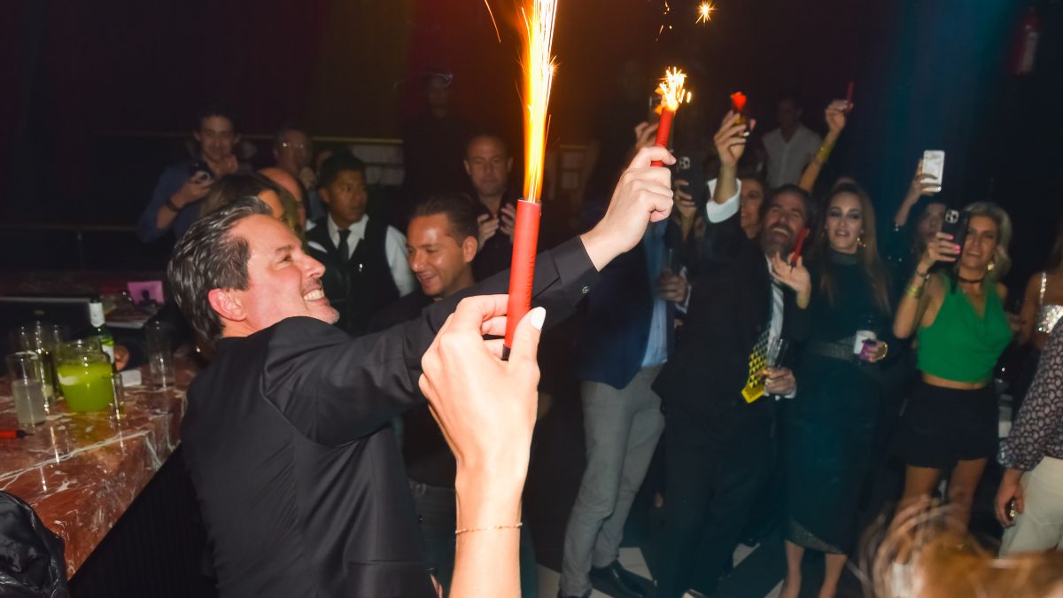 Ricardo Barroso celebró su cumpleaños en el icónico antro ‘Bandasha’