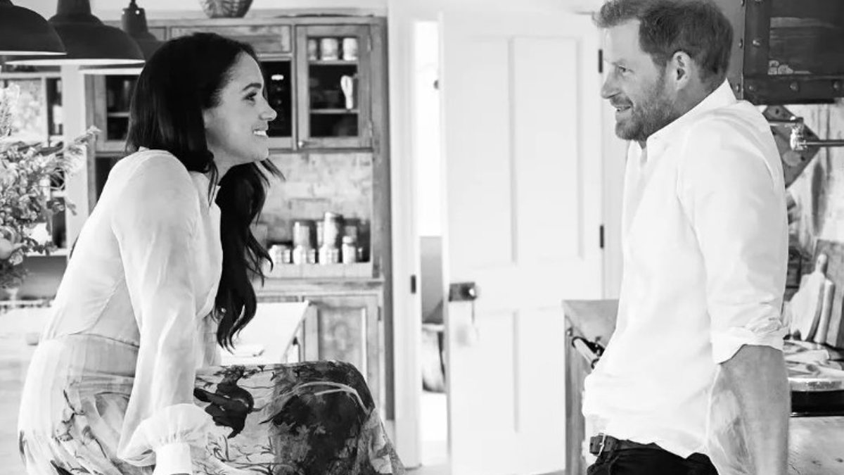 ¿Por qué es poco probable que el rey Carlos les quite sus títulos al príncipe Harry y Meghan Markle a pesar de la polémica?