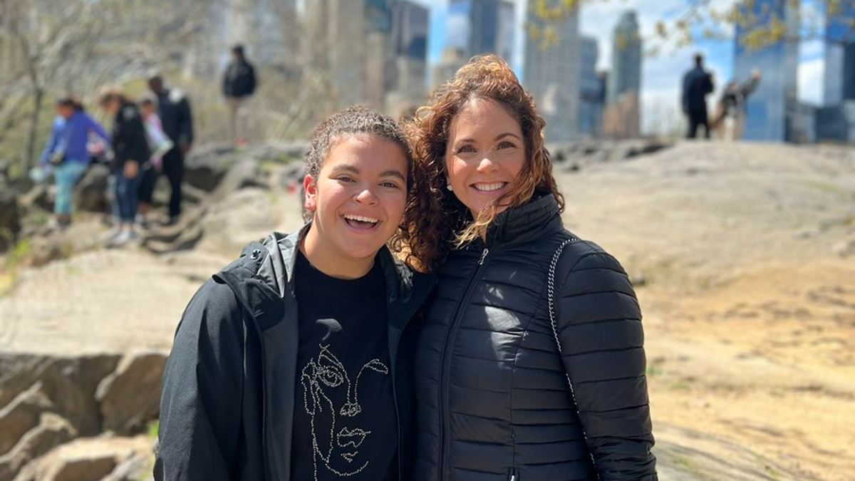 Lucero comparte qué opina de los comentarios que recibe su hija Lucero Mijares en redes sociales